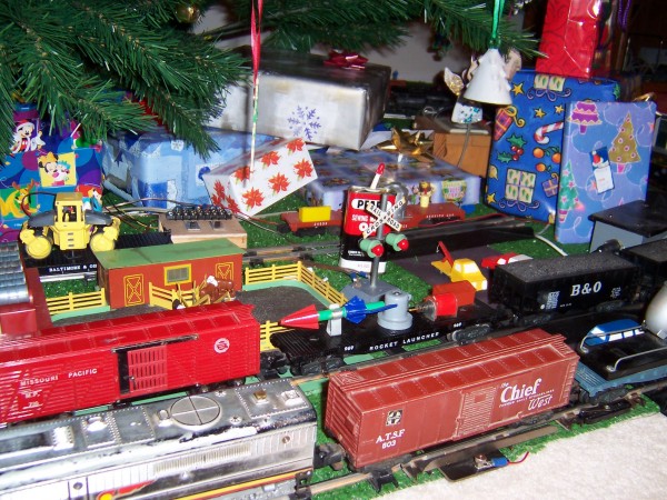 trains -- Christmas 2004